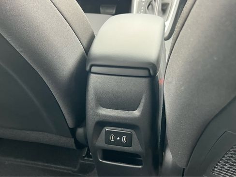 Certified 2026 Hyundai Venue SEL image 24