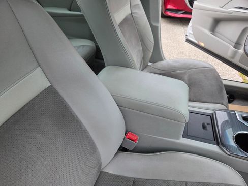 Used 2014 Toyota Camry XLE w/ Leather Package FWD image 26