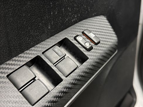 Used 2015 Toyota RAV4 XLE image 12