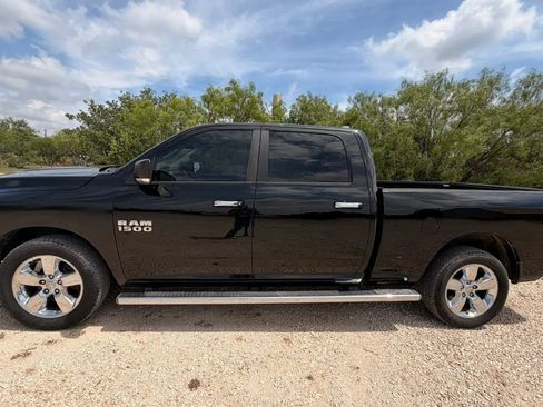 Used 2015 RAM 1500 Lone Star RWD image 9
