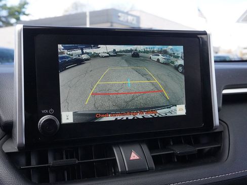 Used 2025 Toyota RAV4 XLE AWD/4WD image 37