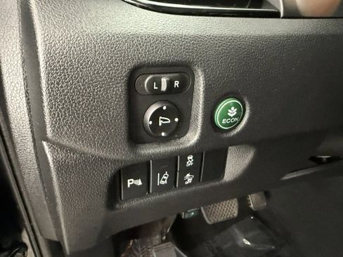 Used 2016 Honda Pilot Touring image 9