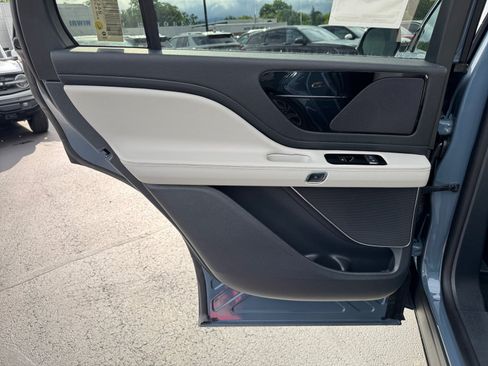 New 2026 Lincoln Aviator AWD image 24