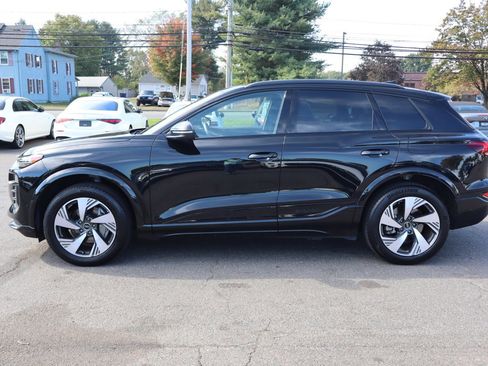 Used 2025 Audi Q6 e-tron Premium Plus image 9