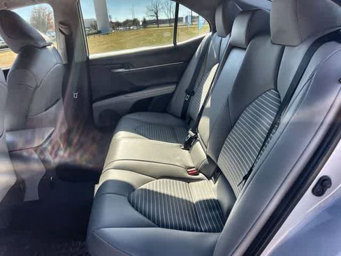 Used 2023 Toyota Camry SE image 14