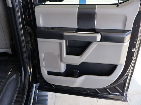 Used 2017 Ford F150 XLT image 24