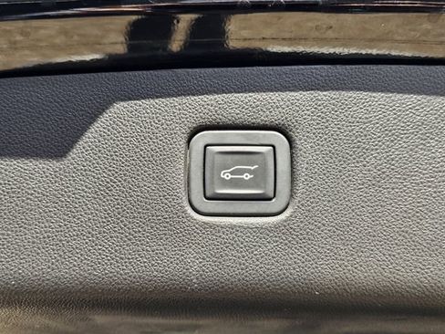 Used 2019 Chevrolet Blazer LT image 29