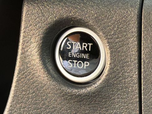 Used 2025 Nissan Frontier SV w/ SV Convenience Package AWD/4WD image 16