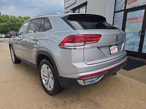 Used 2022 Volkswagen Atlas Cross Sport SE AWD/4WD image 8