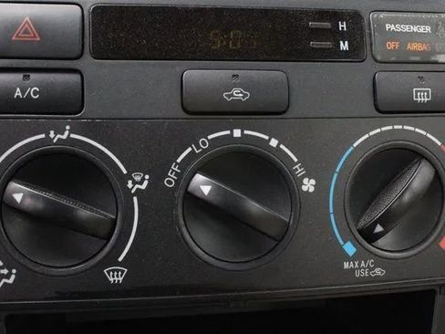 Used 2006 Toyota Corolla LE image 15