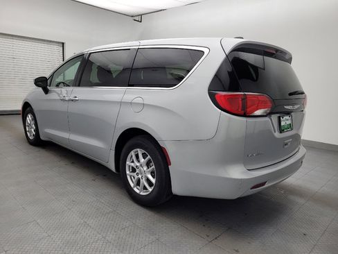 Used 2023 Chrysler Voyager LX FWD image 5