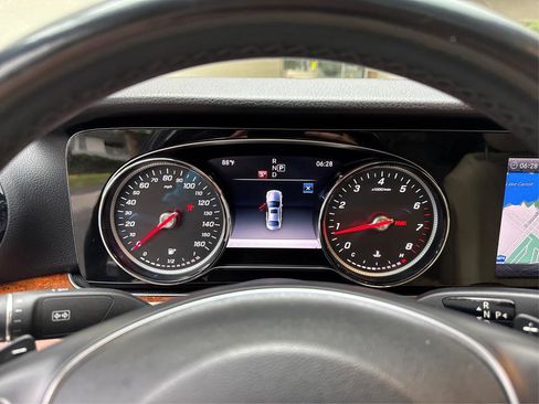 Used 2018 Mercedes-Benz E 300 image 18