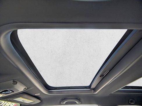 Used 2025 MINI Cooper 2-Door Hardtop FWD image 18