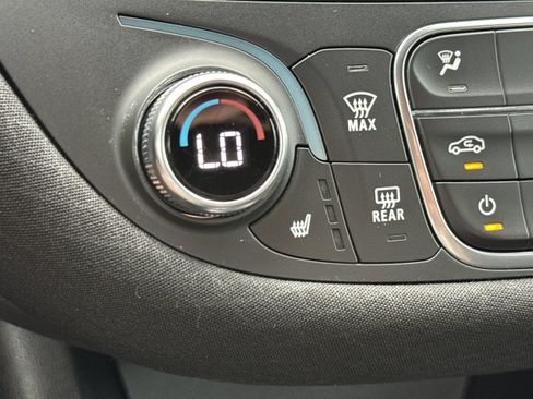 Used 2024 Chevrolet Malibu LT FWD image 16