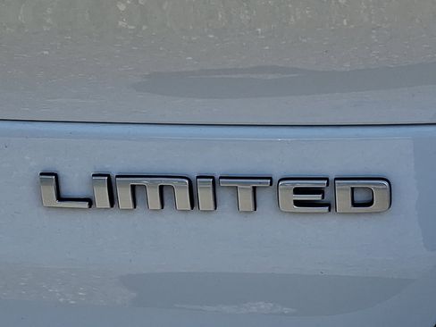 New 2025 Jeep Grand Cherokee L Limited w/ Trailer Tow Package image 18