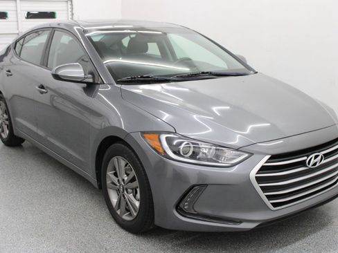 Used 2018 Hyundai Elantra Value Edition FWD image 4