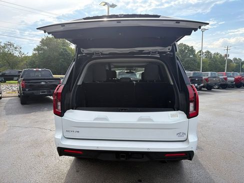 Used 2025 Ford Expedition Active RWD image 12