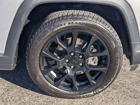 Certified 2022 Jeep Compass Altitude image 1