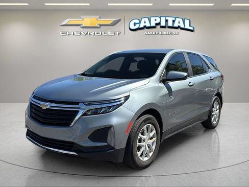 Used 2024 Chevrolet Equinox LT FWD image 2
