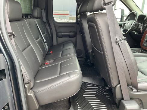 Used 2010 Chevrolet Silverado 1500 LTZ w/ Z71 Appearance Package image 21