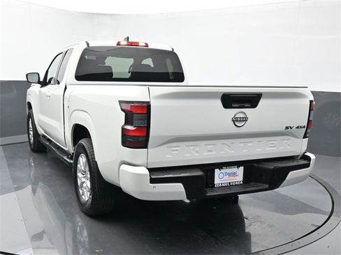 Used 2023 Nissan Frontier SV w/ Technology Package image 3