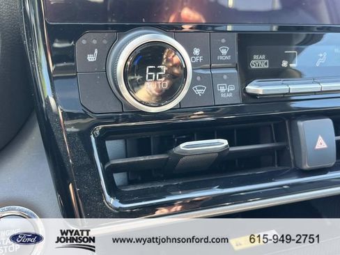 Used 2023 Toyota Highlander XLE image 38