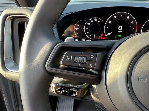 Certified 2026 Porsche Cayenne E-Hybrid Coupe AWD/4WD image 17