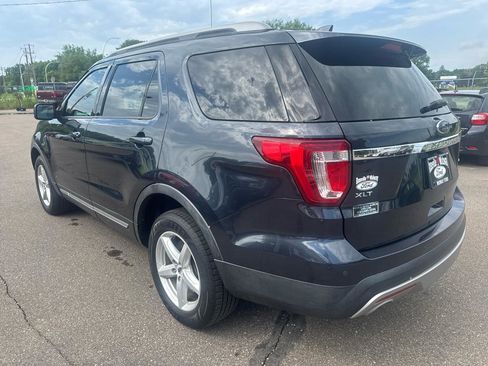Used 2017 Ford Explorer XLT w/ Equipment Group 202A AWD/4WD image 7