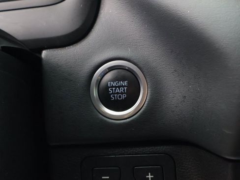 Used 2022 Toyota Tundra Platinum image 32