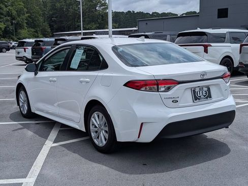 Used 2026 Toyota Corolla LE w/ LE Premium Package FWD image 5