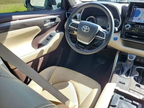 Used 2022 Toyota Highlander Platinum image 22