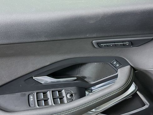 Used 2024 Jaguar E-PACE R-Dynamic SE image 15