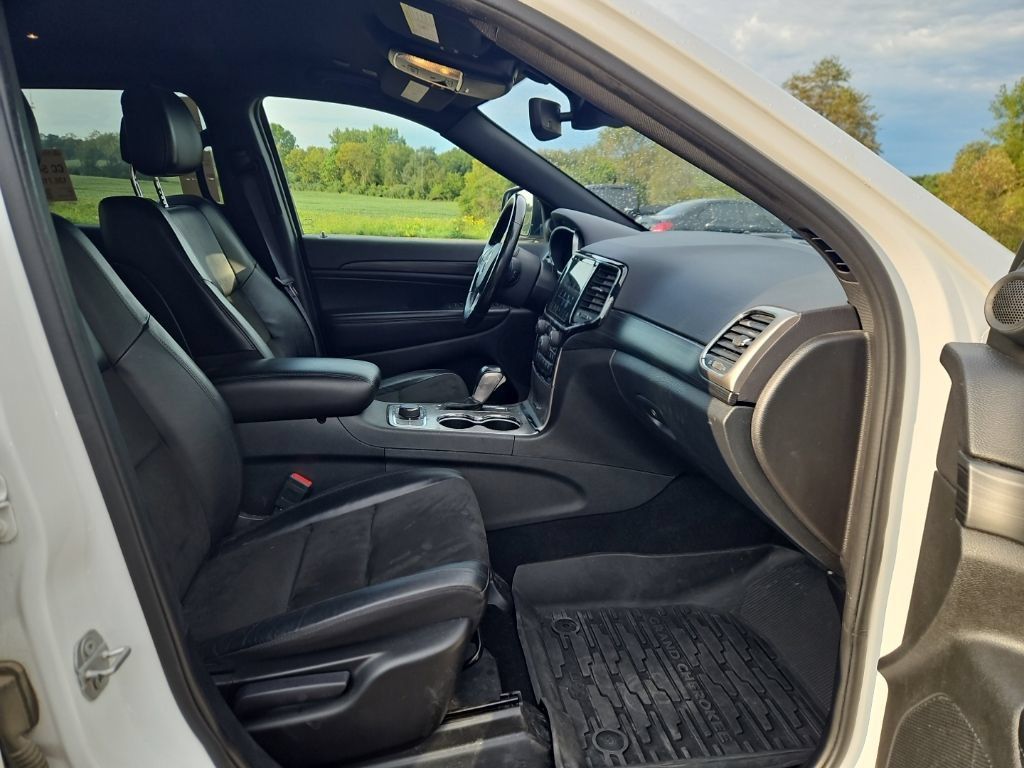 Used 2021 Jeep Grand Cherokee Altitude AWD/4WD image 4