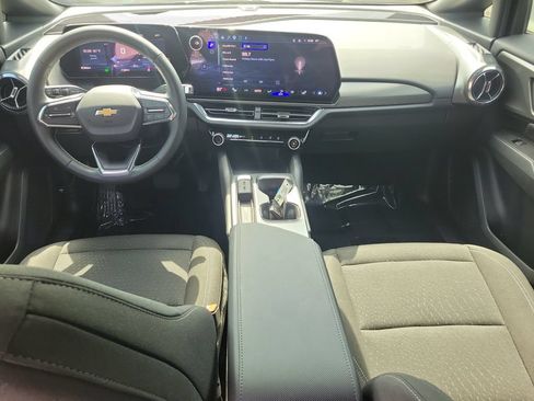 Used 2025 Chevrolet Equinox EV LT w/ Comfort Package FWD image 11