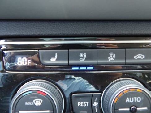 Used 2021 Volkswagen Atlas SEL Premium AWD/4WD image 29