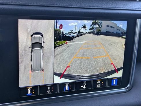 Used 2022 GMC Yukon Denali AWD/4WD image 28