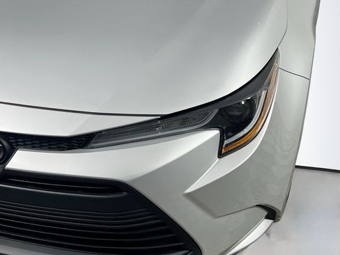 Used 2023 Toyota Corolla LE FWD image 12
