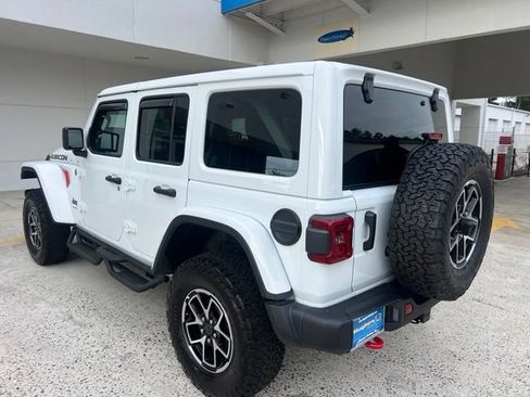 Used 2026 Jeep Wrangler Unlimited Rubicon w/ Steel Bumper Group AWD/4WD image 5