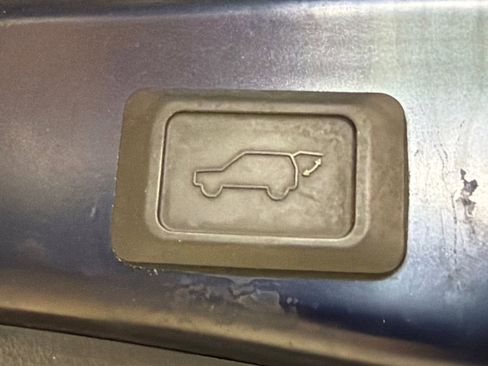 Used 2022 Toyota RAV4 XLE w/ Convenience Package image 20