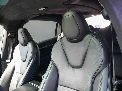 Used 2023 Tesla Model X image 23