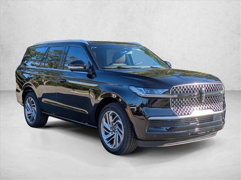 New 2025 Lincoln Navigator Reserve AWD/4WD image 7