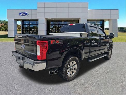 Used 2017 Ford F250 Lariat w/ Lariat Ultimate Package AWD/4WD image 6