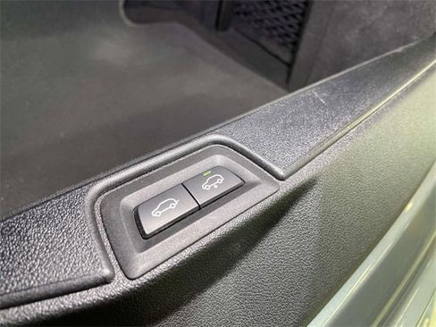 Used 2023 BMW X7 xDrive40i w/ Executive Package image 24