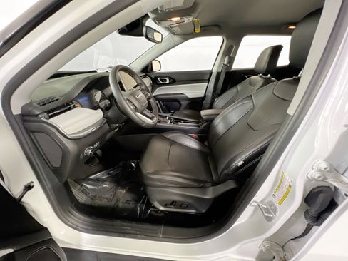 Used 2022 Jeep Compass Limited image 19