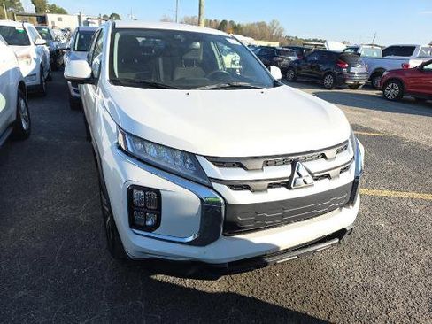 Used 2021 Mitsubishi Outlander Sport ES image 2