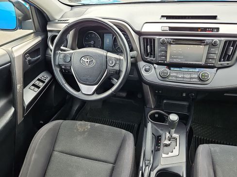 Used 2018 Toyota RAV4 XLE w/ Plus Extra Value Package FWD image 10