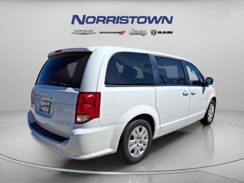Certified 2018 Dodge Grand Caravan SE w/ UConnect Hands-Free Group FWD image 6