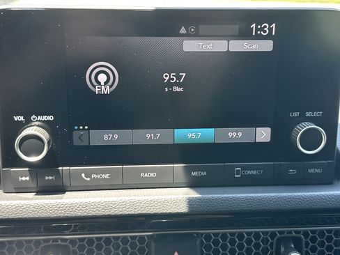 Used 2025 Honda Civic Sport image 27