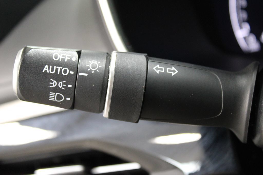 Used 2023 Acura MDX w/ Technology Package AWD/4WD image 45