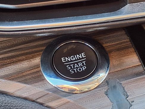 Used 2022 Ford Explorer Limited w/ Equipment Group 301A image 13